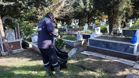 Bursa'da Mezarlık ve Şehitlikler Hazırlandı