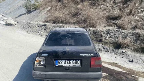 Bilecik'te Lastiği Patlayan Araç Takla Attı
