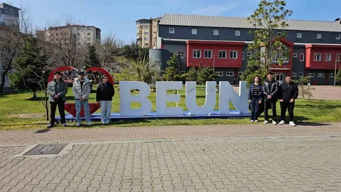 Zonguldak'ta Uluslararası Öğrenciler Barış İçin Çağrı Yapıyor