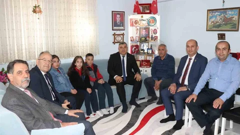 Öğrencilerden Şehit Ailelerine Ziyaret