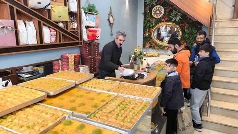 Kars’ta Tatlıcılar Bayram İçin Hazırlanıyor