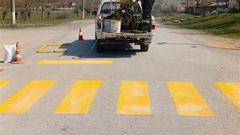 Düzce'de Yaya Geçidi Çizgileri Yenilendi
