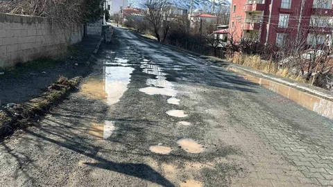 Kağızman'da Yol Sorunları Devam Ediyor