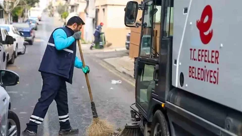 Efeler'de Bayram Temizliği Yapıldı