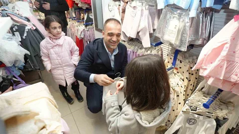 Erzurum'da 500 Çocuğa Bayramlık Elbise Dağıtıldı