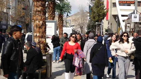 Van'da Bayram Heyecanı Yoğunlaştı