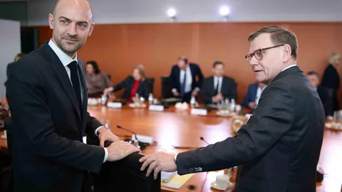 Almanya Dışişleri Bakanı İran'a Dikkat Çekti