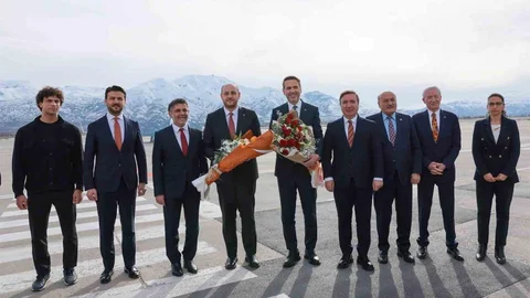 Bakan Bayraktar Erzincan'da Programlar İçin Bulundu