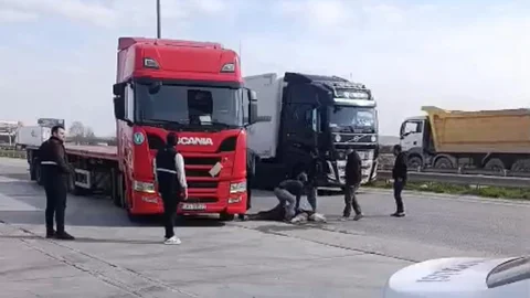 Edirne'de Tır Şoförü Hayatını Kaybetti