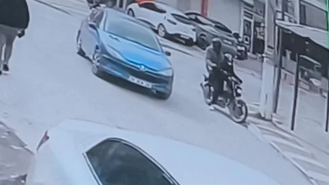İzmir Aliağa'da Silahlı Soygun Görüntüleri Ortaya Çıktı