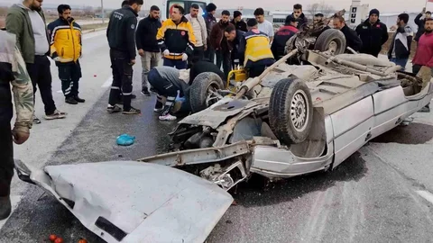 Çorum'da Takla Atan Araçta 3 Yaralı