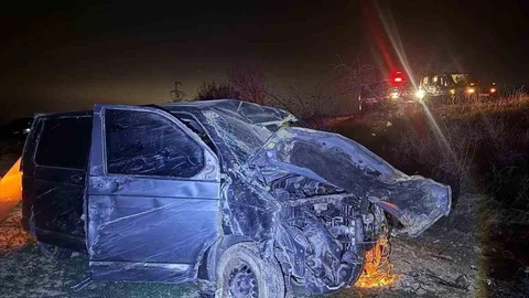 Afyonkarahisar'da Kamyonet Kazası