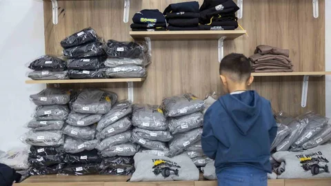 Mersin'de Bayramlık Kıyafet Desteği