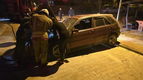 İskenderun’da Otomobil Yangını Kontrol Altına Alındı
