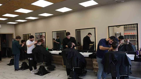 Diyarbakır'da Berberler Yoğunluk Yaşıyor