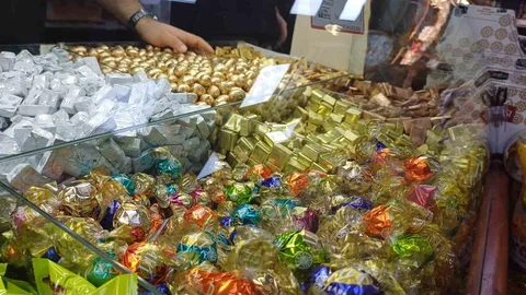 Kayseri'de Bayramlık Çikolata ve Şekerler Tezgahlarda