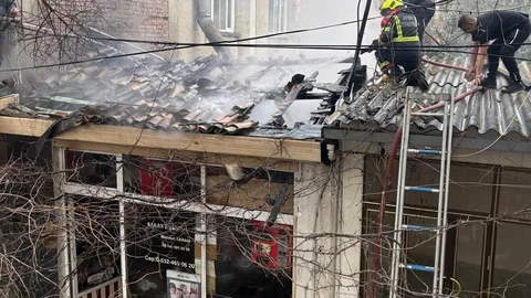 Buharkent'te İş Yeri Yangını Meydana Geldi