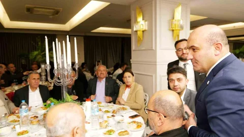 AK Parti Eskişehir'de İftar Programı Düzenledi