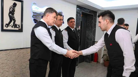 Bursa'da Jandarma Personeliyle Bayramlaştı