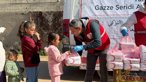 Ağrı'da Öğrencilerin Gazze İçin Bağış Kampanyası