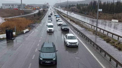 Kırıkkale'de Arife Günü Trafik Yoğunluğu Artıyor