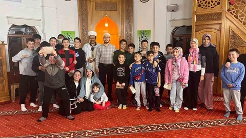 Köyceğiz'de Çocuklar Bayram Harçlığı Aldı