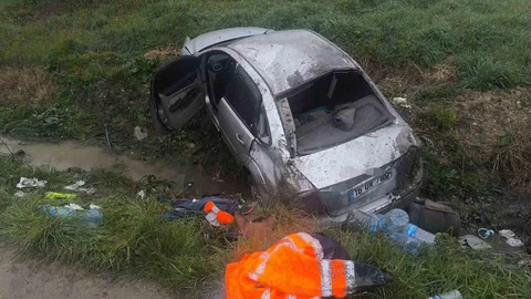 Bursa'da Takla Atan Araç Tarlaya Uçtu