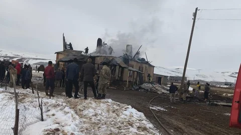 Başkale'de Yangın Olayı