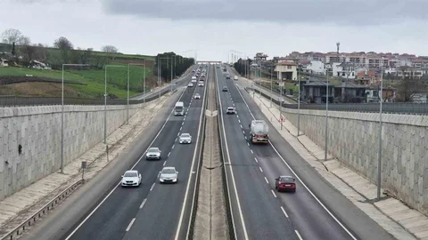 İstanbul-Tekirdağ Yolunda Trafik Yoğunluğu Artıyor