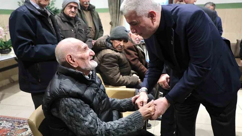 Ticaret Bakanı Bolat Darülaceze'yi Ziyaret Etti