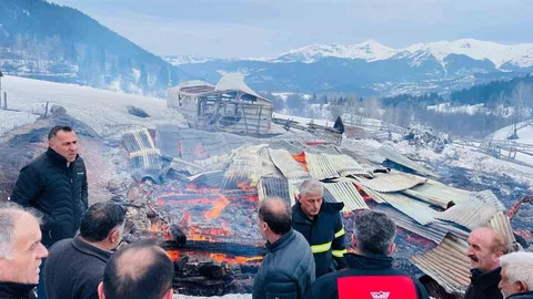 Şavşat'ta Yangın Faciası