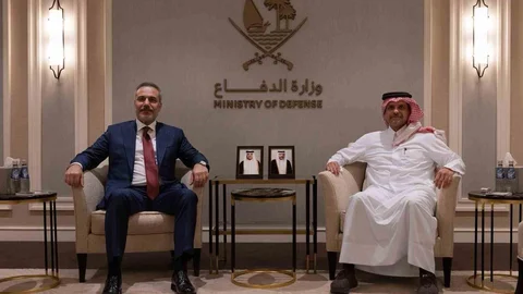 Dışişleri Bakanı Fidan Katar'da Görüşme Yaptı