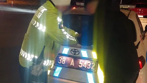 Kayseri'de Alkolmetreyi Üflemeyen Sürücüye Cezası Verildi