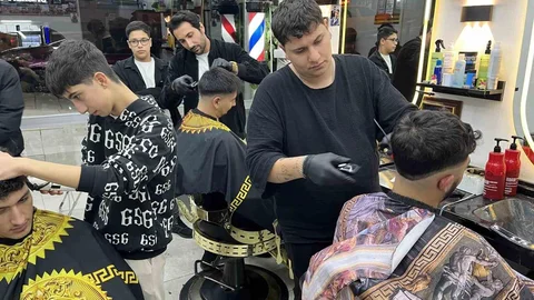 İzmir'de Berberler 24 Saat Açık