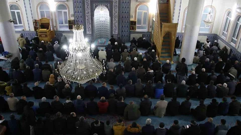 Uşak'ta Bayram Namazı Kılındı