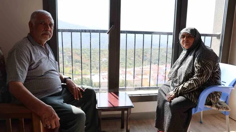 Kahramanmaraş'ta Depremzede Çiftin Bayram Sevinci