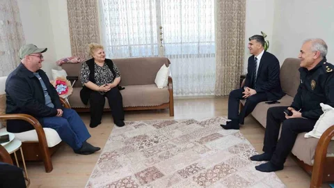 Zeyit Şener Bayramda Şehit Ailelerini Ziyaret Etti