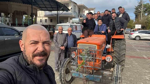 Antalya'da Traktörle Mezarlık Ziyareti Yapıldı