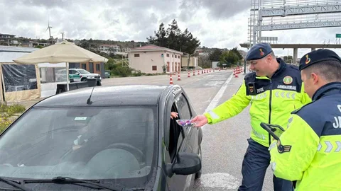 Çeşme'de Jandarmadan Bayram Jestleri
