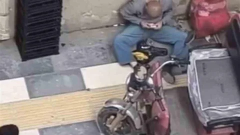 Mardin'de Dilencinin Para Sayma Anı