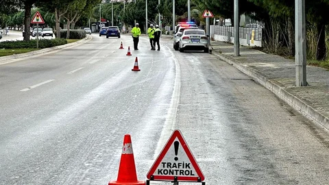 Çeşme'de Trafik Denetimleri Artırıldı