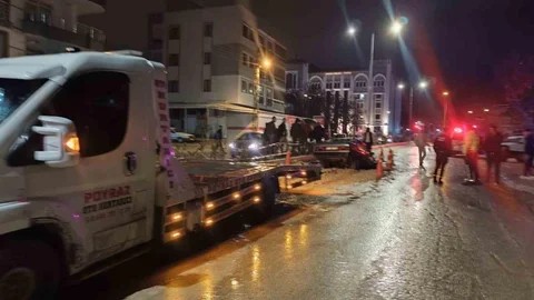 Otomobil Çukura Düştü, Sürücü Yaralandı