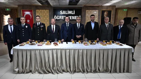 Salihli'de Protokol Bayramlaşması