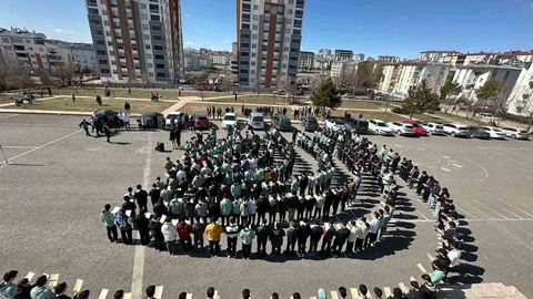 Sivas'ta 302 Genç Kuran Okudu