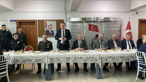 Edremit'te Protokol Bayramlaşması