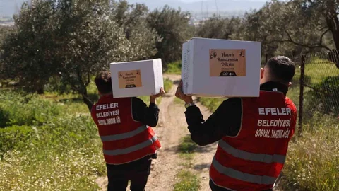 Efeler'de Ramazan Dayanışması Zirveye Ulaştı