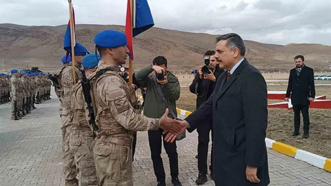 Bakan Çiftçi, Van'da Bayramlaştı