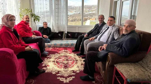 Kızılay’dan Yaşlılara Bayram Ziyareti