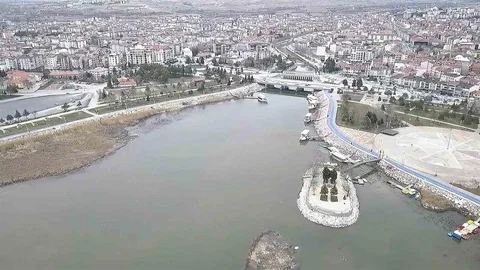 Beyşehir Gölü Kuraklıkla Mücadele Ediyor