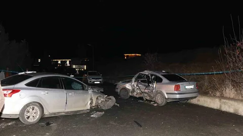 Oltu'da Trafik Kazası: 5 Yaralı